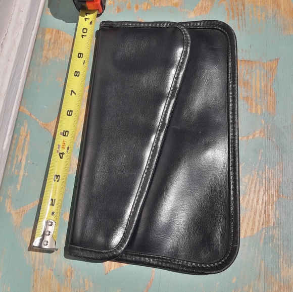 Vintage Leather Bag Built-in Brass Mirror Vinyl Clutch Purse Vtg 1960s 70s Case - Picture 9 of 16